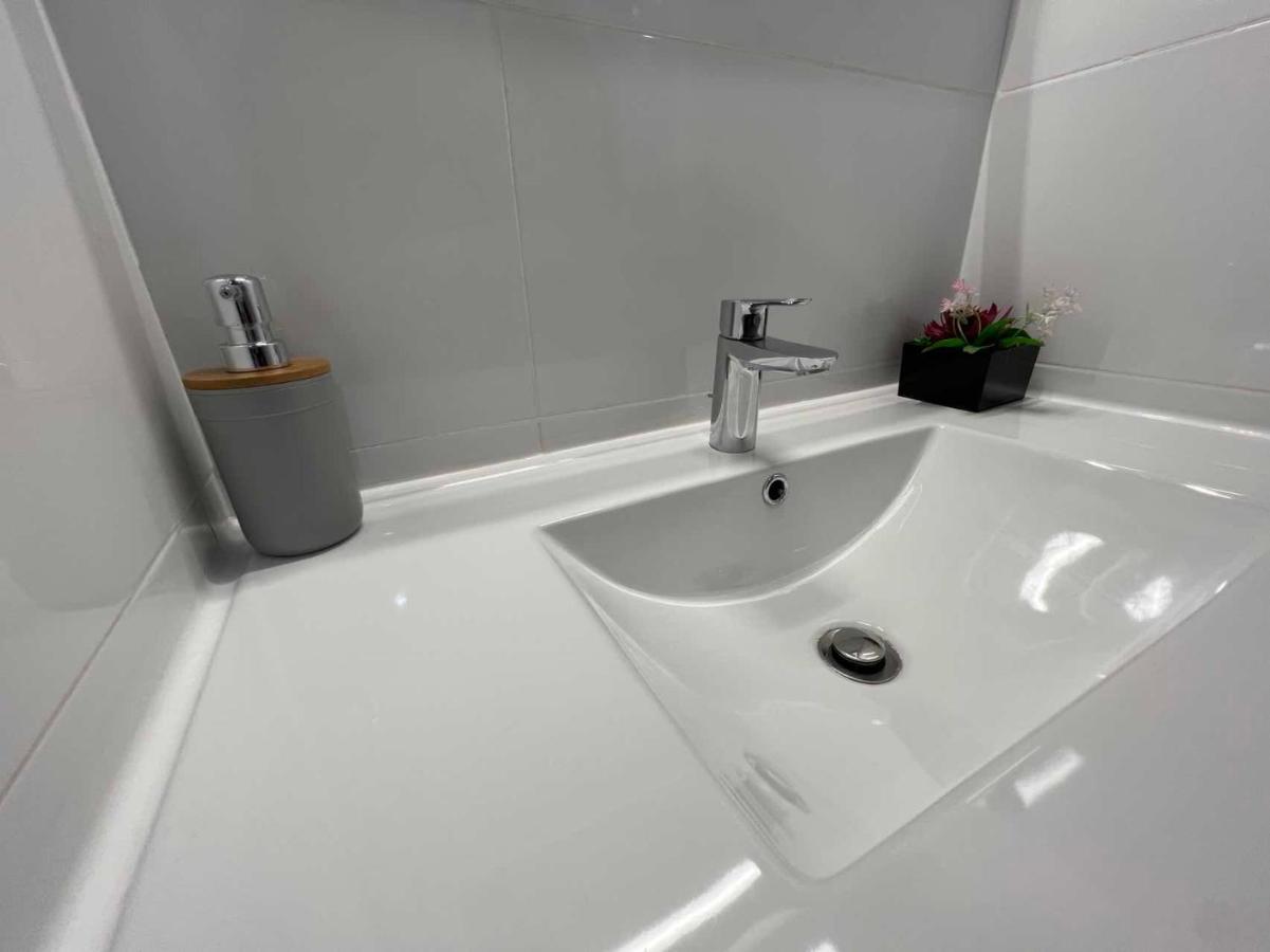 New Camp Nou Apartment/Diret Airport,Beautiful Оспиталет-де-Льобрегат Экстерьер фото